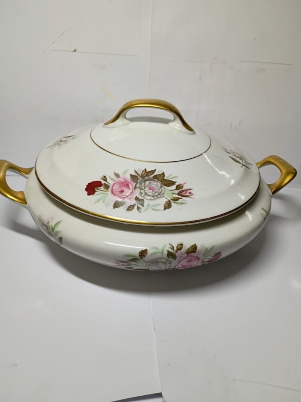 LADY LEE Casserole serving dish vintage fine China from 1940-1950S,see descripti